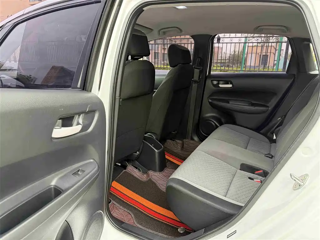 Honda Fit — фото 8