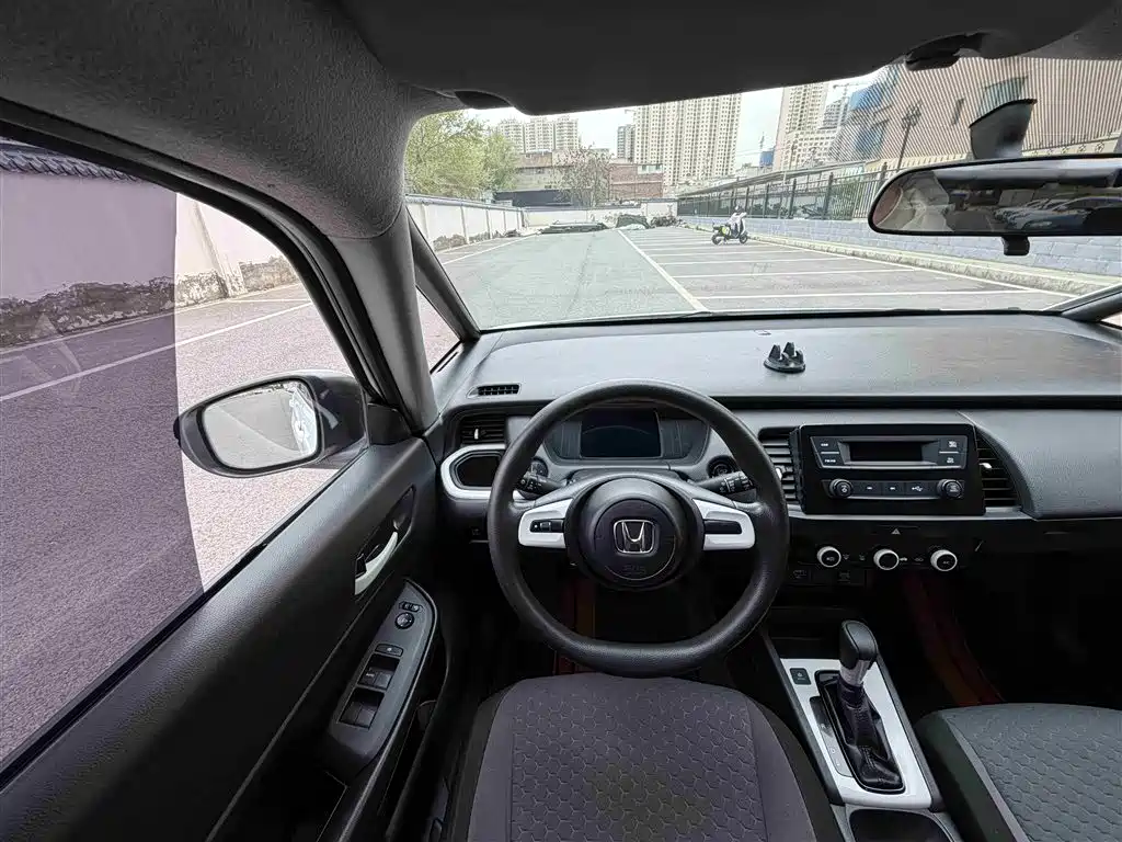 Honda Fit — фото 9