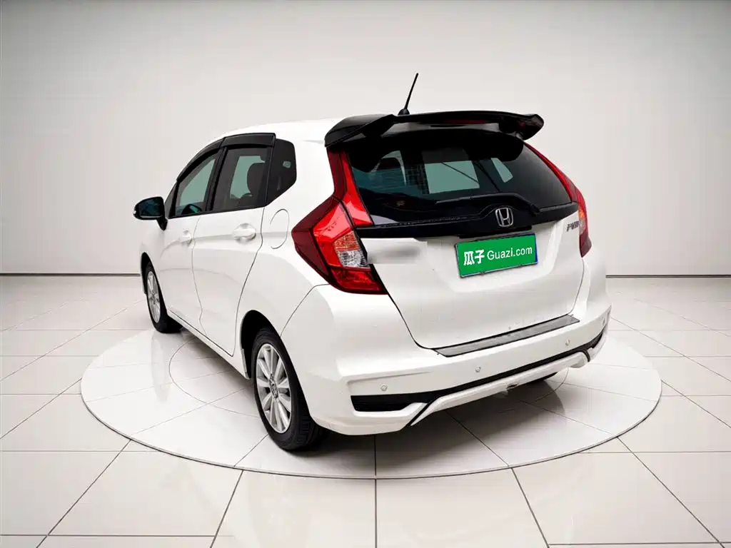 Honda Fit — фото 5