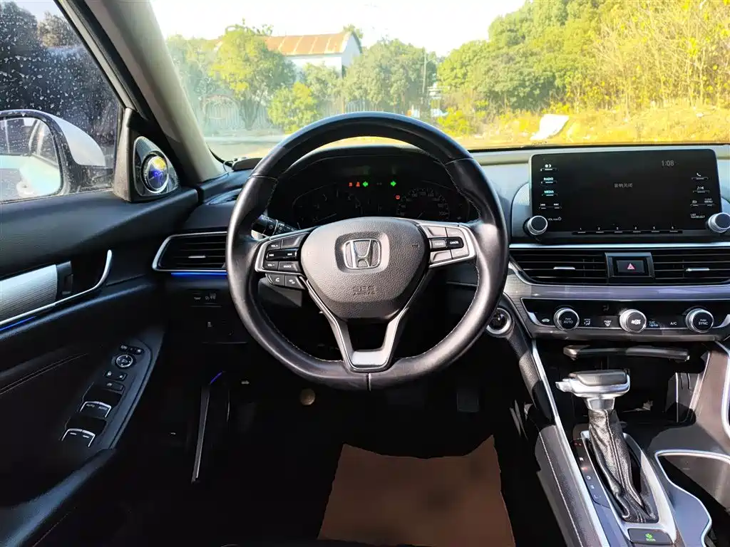 Honda Accord — фото 11