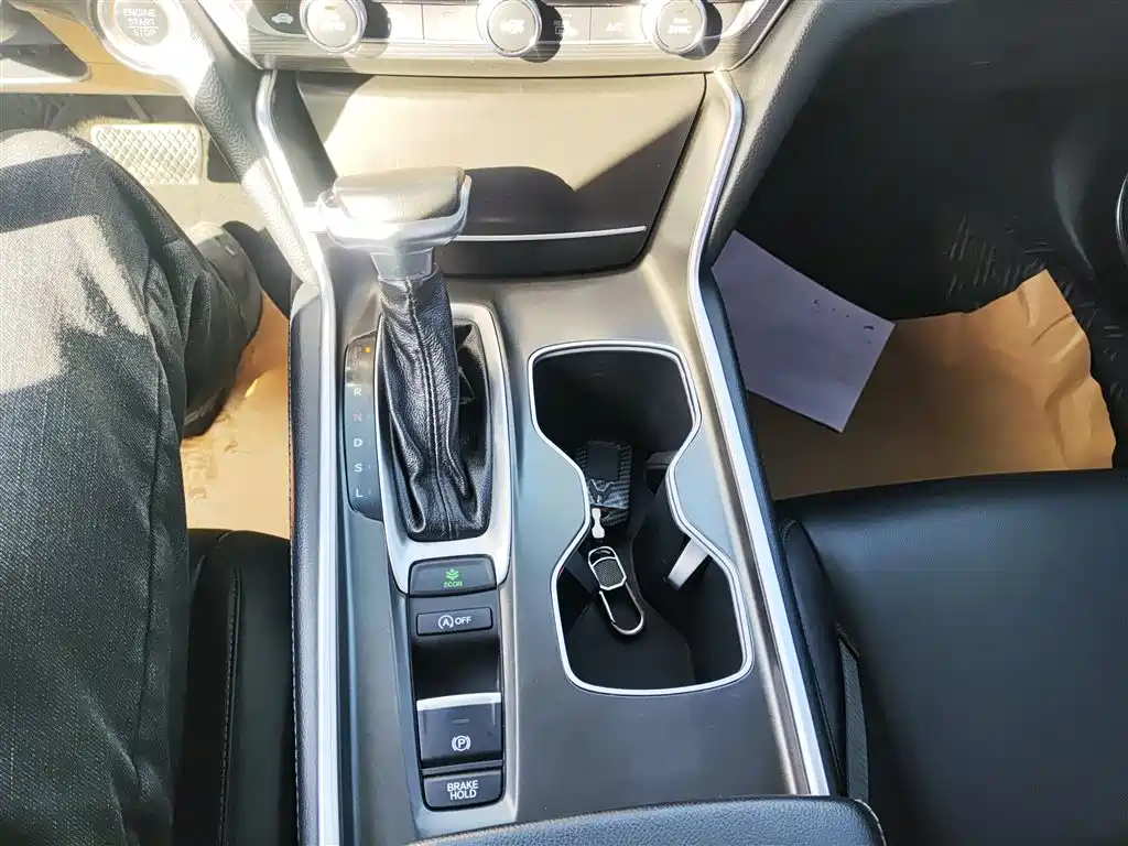 Honda Accord — фото 14