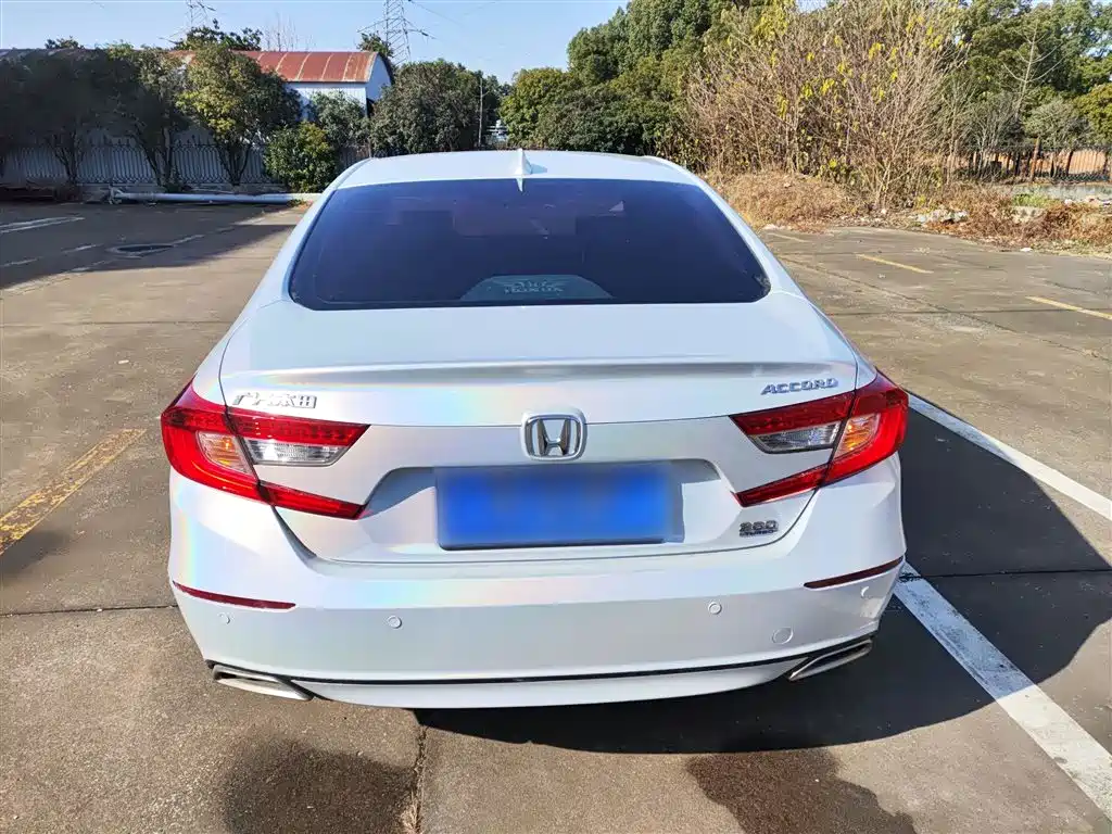 Honda Accord — фото 6
