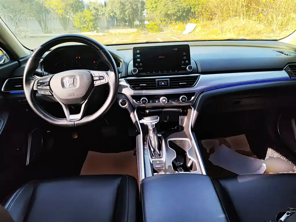 Honda Accord — фото 10