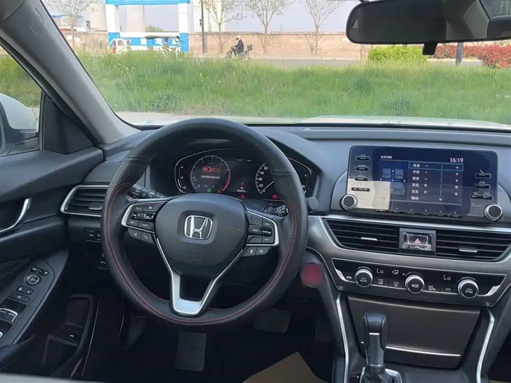 Honda Accord — фото 3