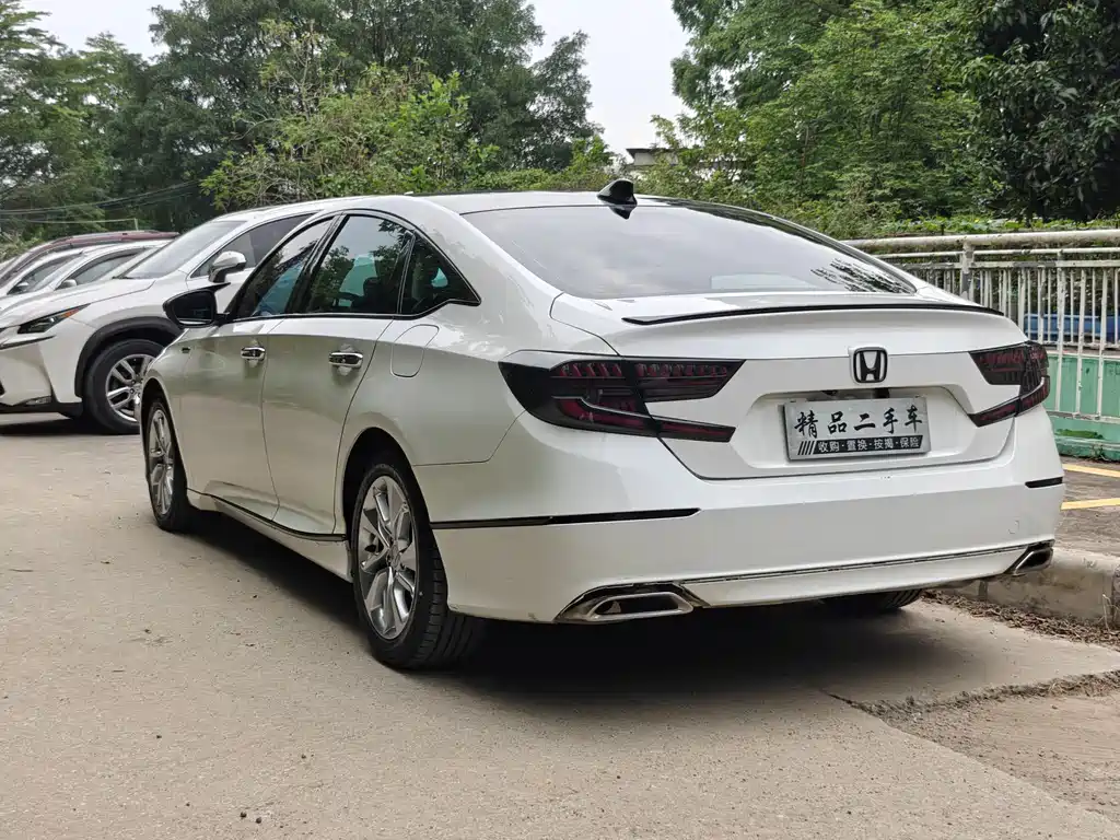 Honda Accord — фото 4