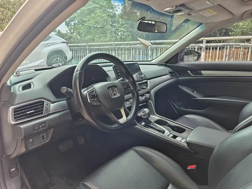Honda Accord — фото 6