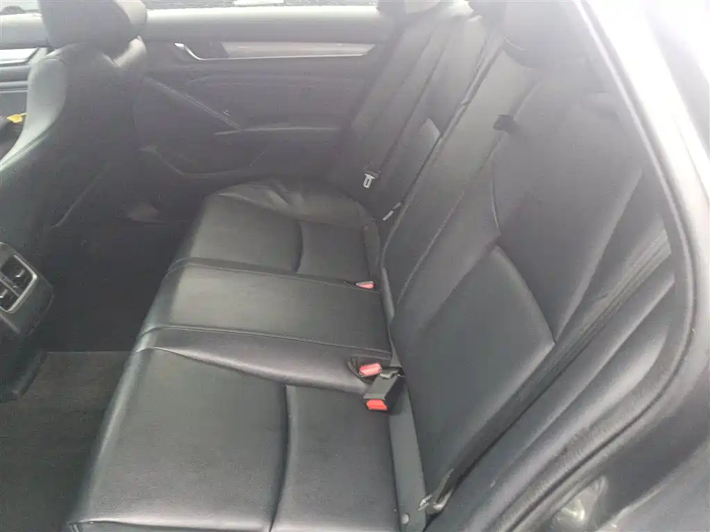 Honda Accord — фото 17