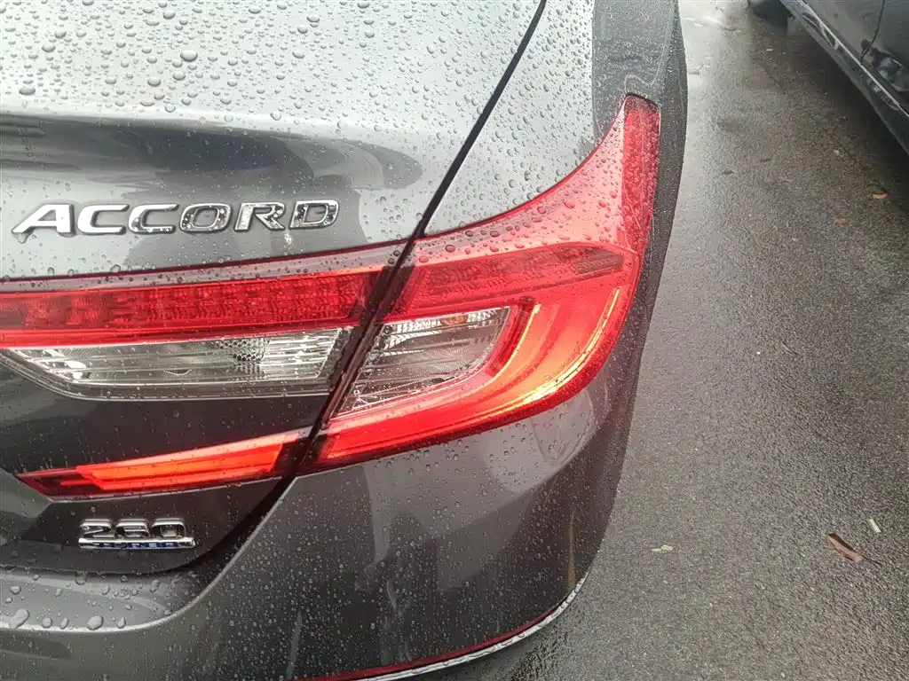 Honda Accord — фото 8