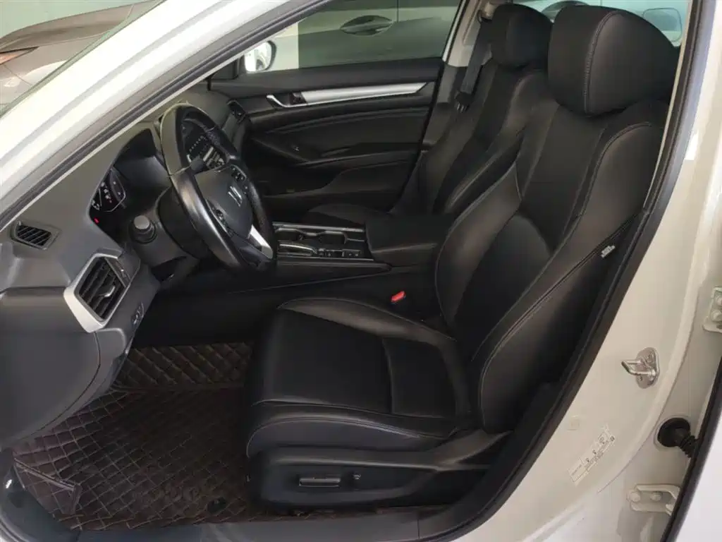 Honda Accord — фото 15