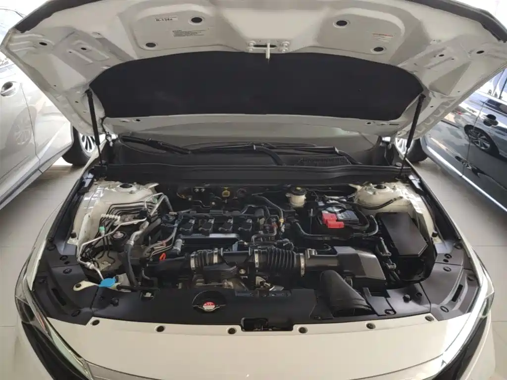 Honda Accord — фото 20