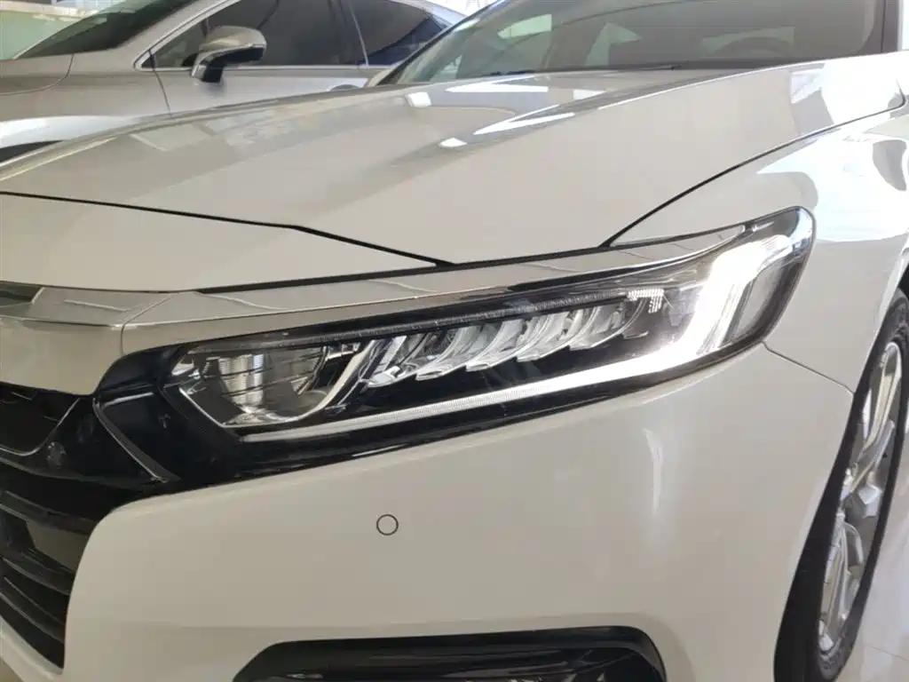 Honda Accord — фото 24