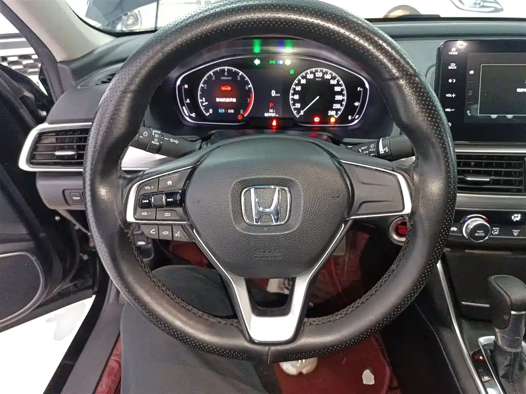 Honda Accord — фото 11