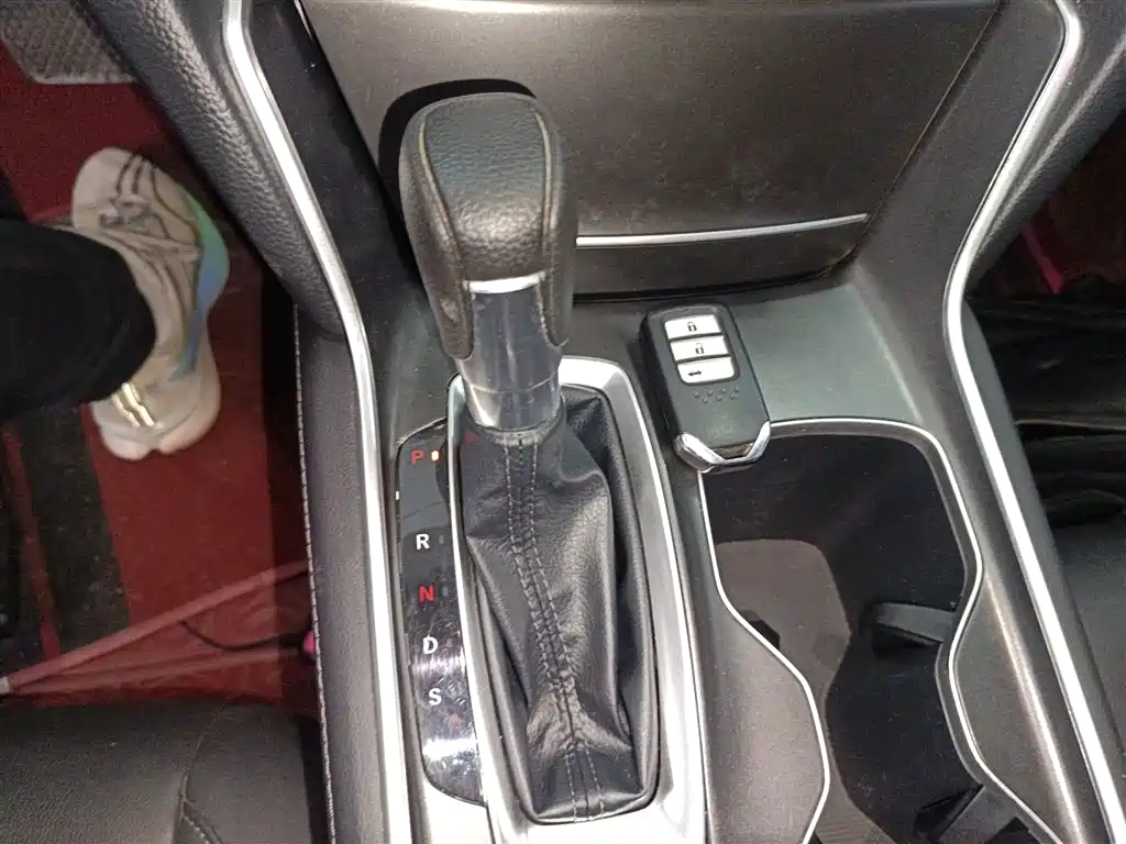 Honda Accord — фото 14