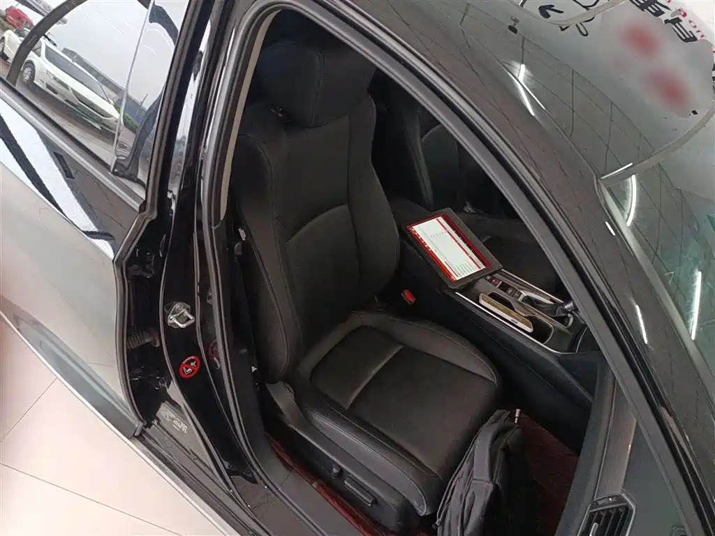 Honda Accord — фото 25