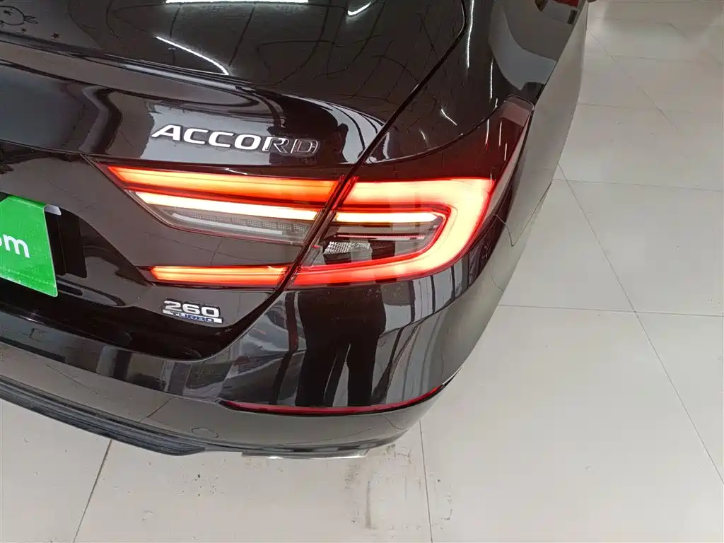 Honda Accord — фото 8