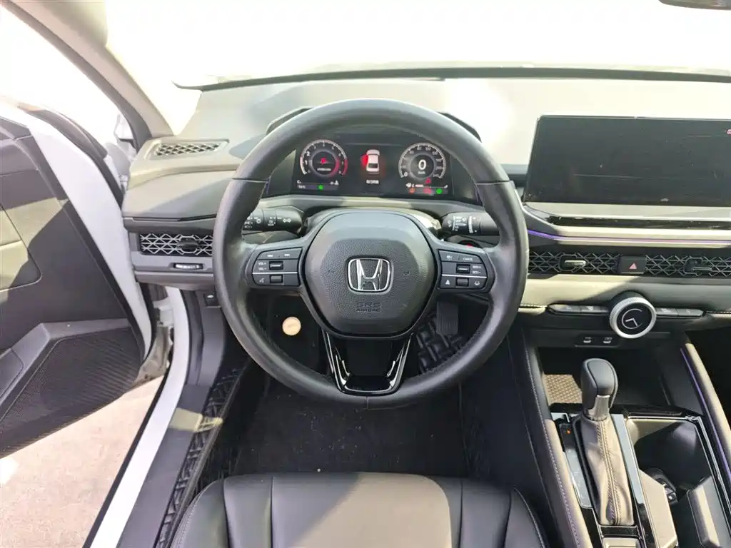 Honda Accord — фото 11