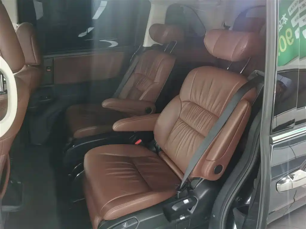 Honda Odyssey — фото 17