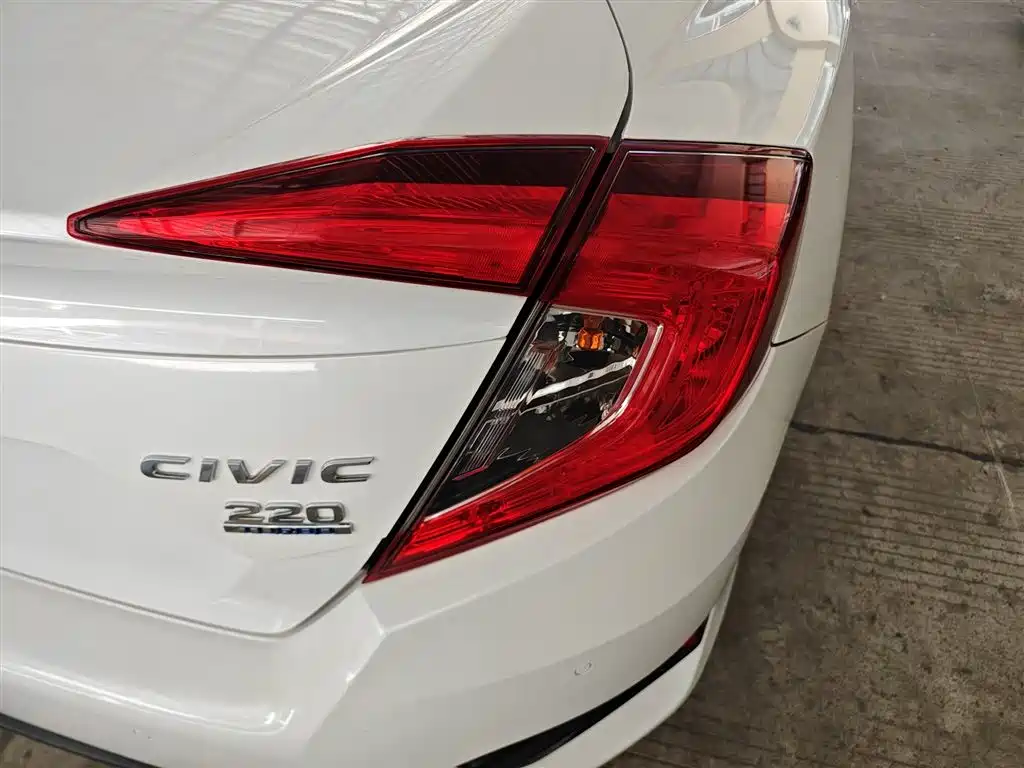 Honda Civic — фото 8