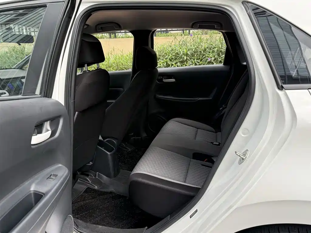 Honda Fit — фото 13