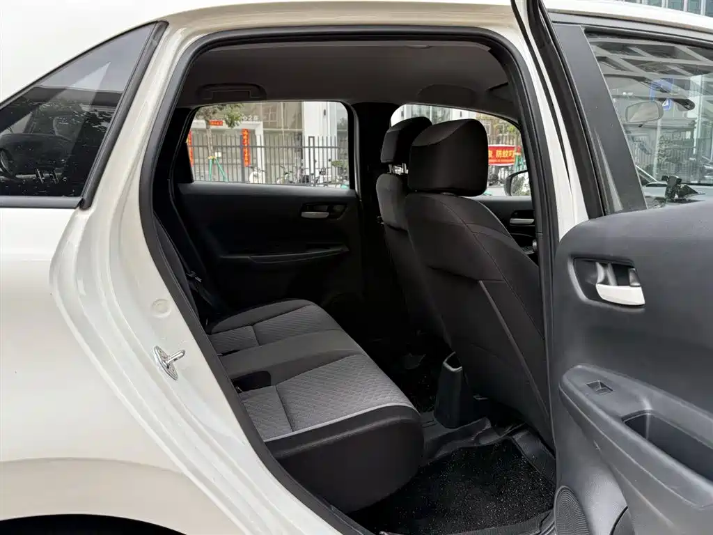 Honda Fit — фото 14