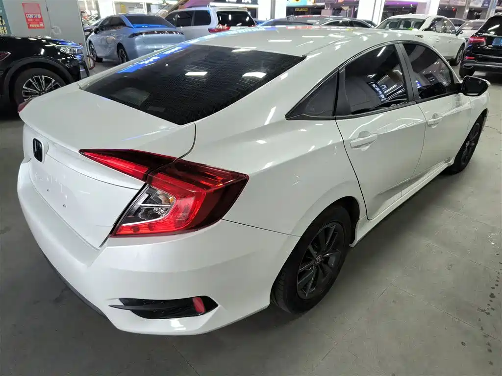 Honda Civic — фото 5