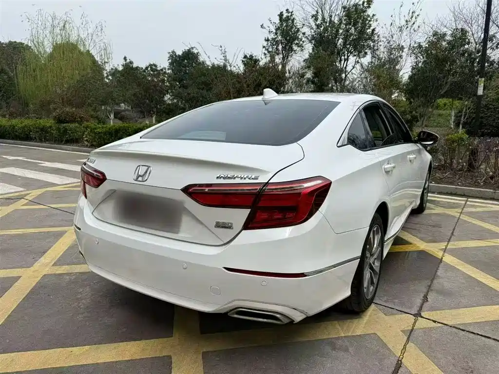 Honda Inspire — фото 17
