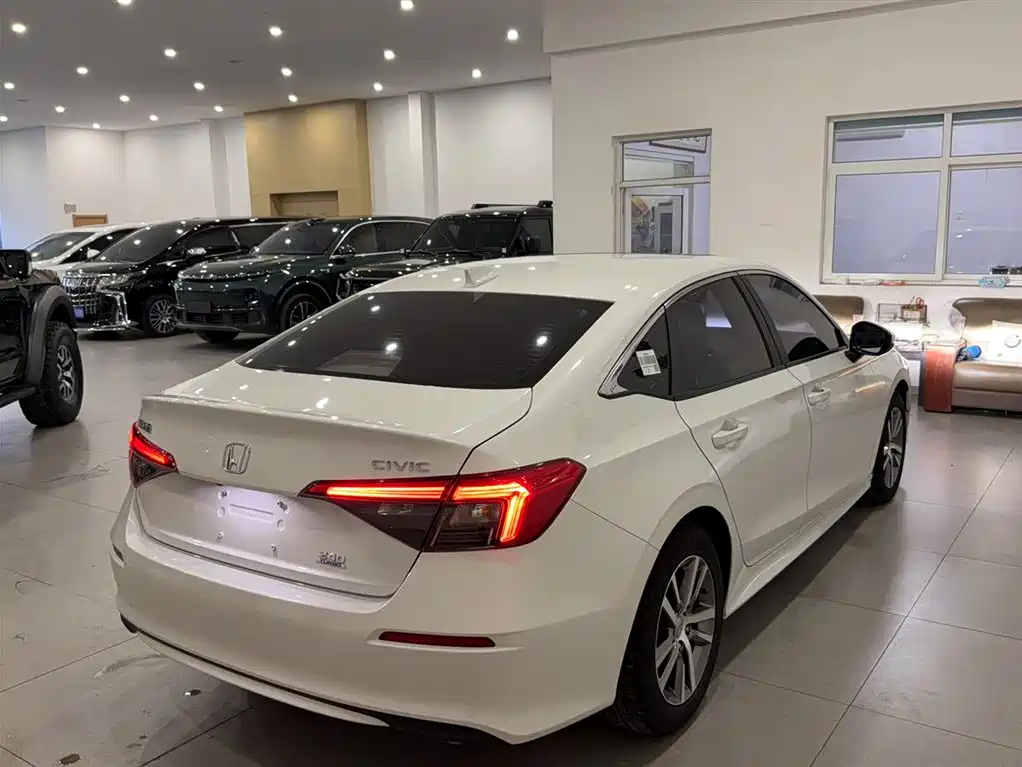 Honda Civic — фото 5