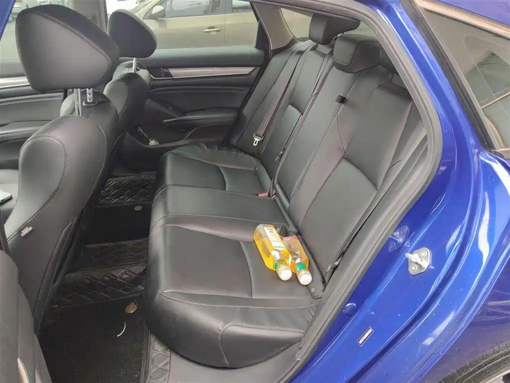 Honda Accord — фото 13