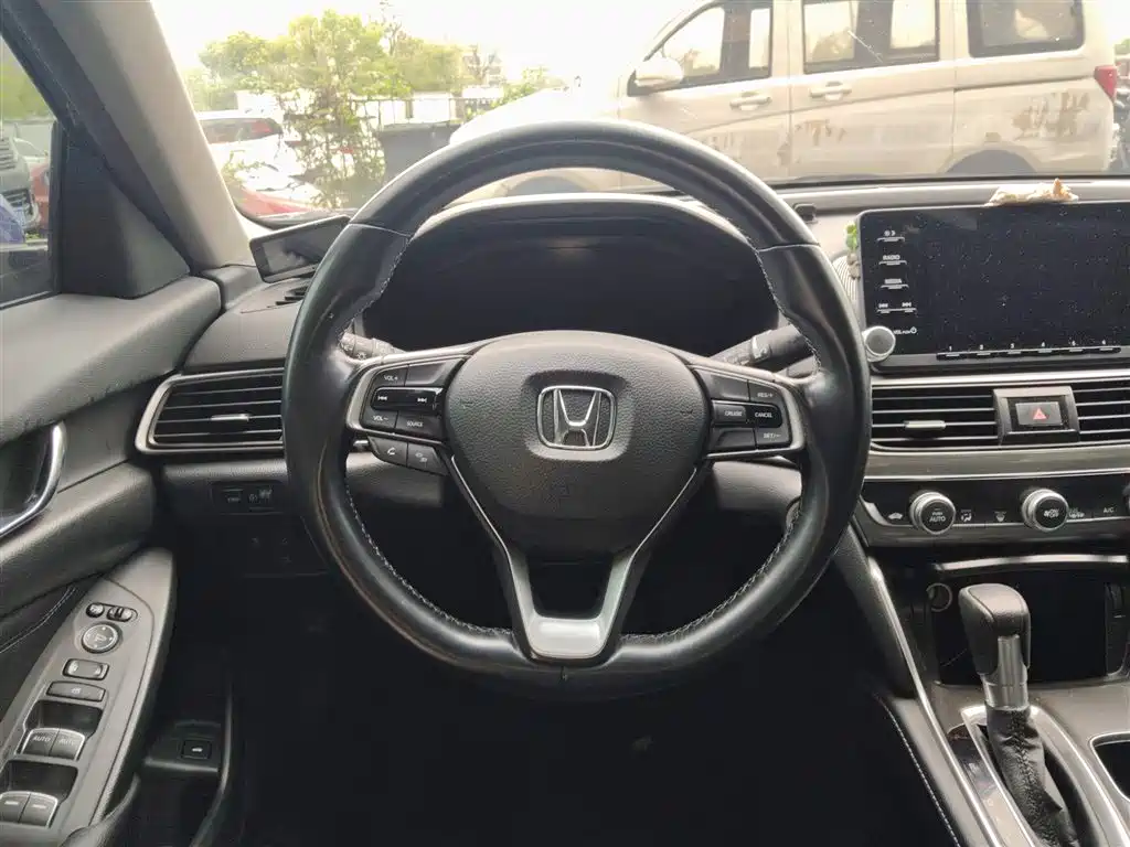 Honda Accord — фото 7