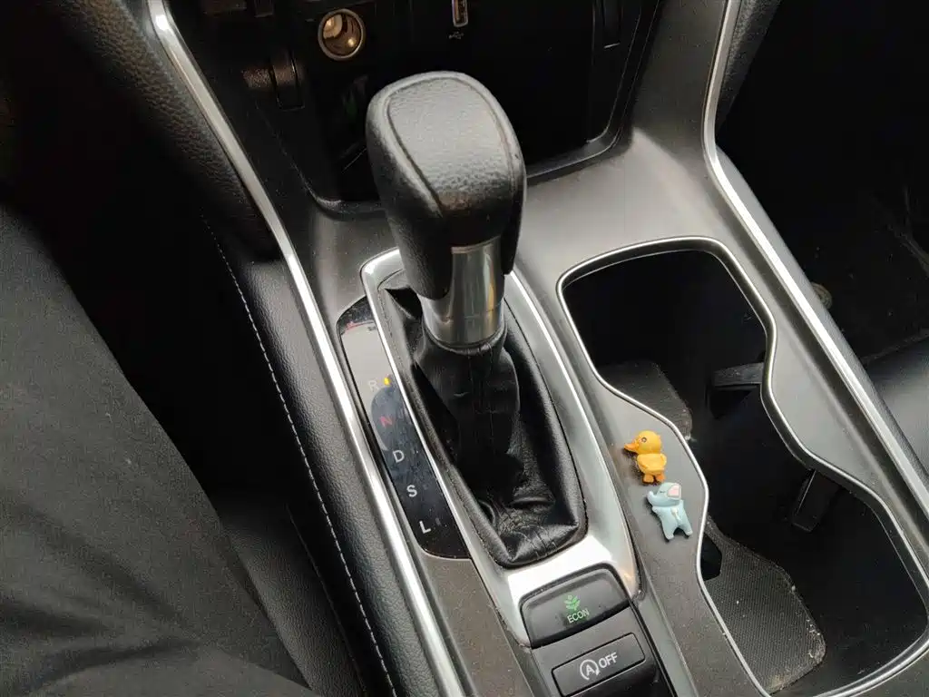 Honda Accord — фото 10