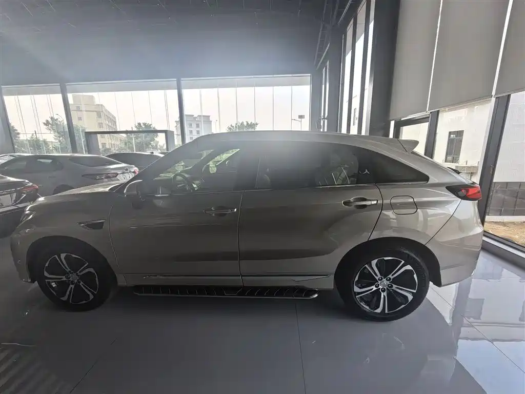 Honda UR-V — фото 15