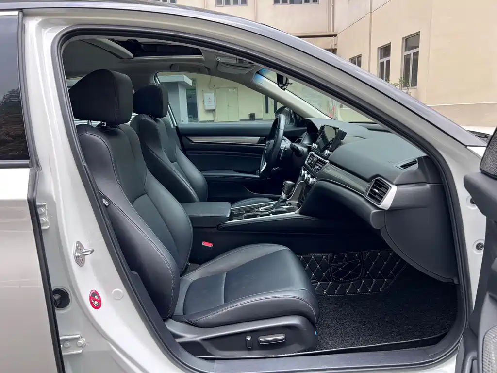 Honda Accord — фото 11