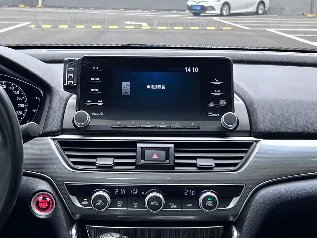 Honda Accord — фото 15