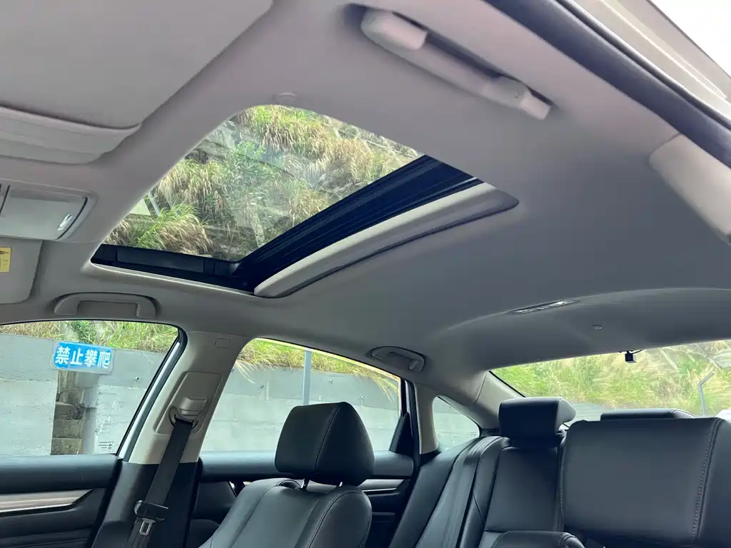 Honda Accord — фото 21