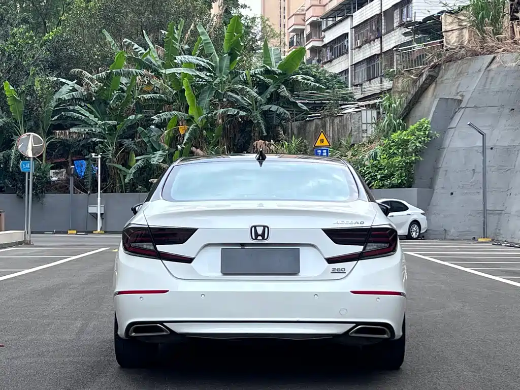 Honda Accord — фото 6