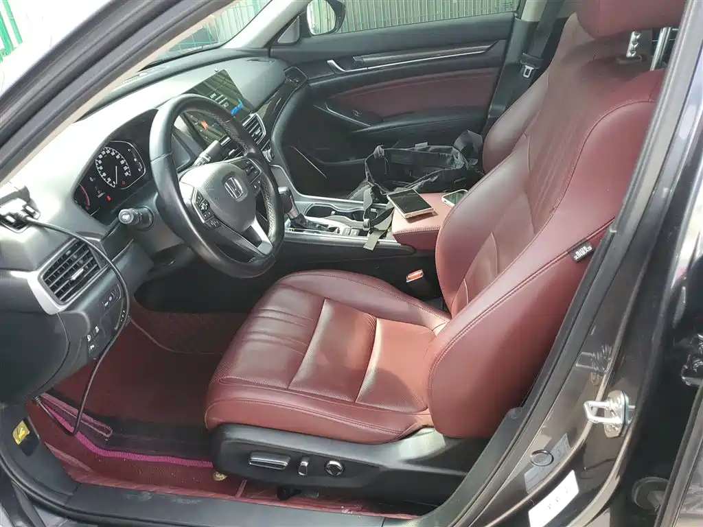Honda Accord — фото 11