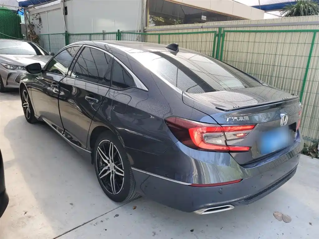 Honda Accord — фото 23