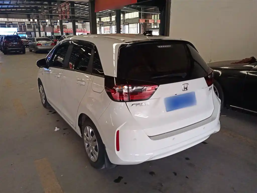 Honda Fit — фото 5