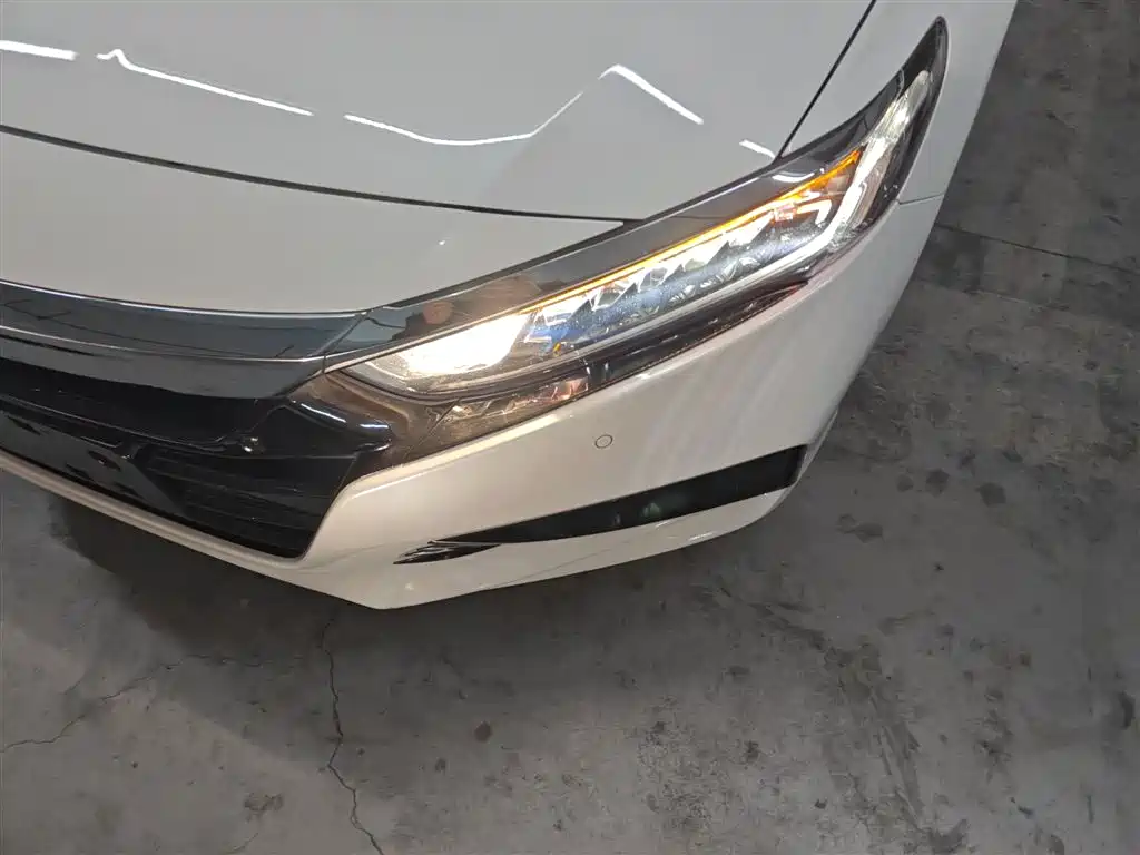 Honda Accord — фото 3