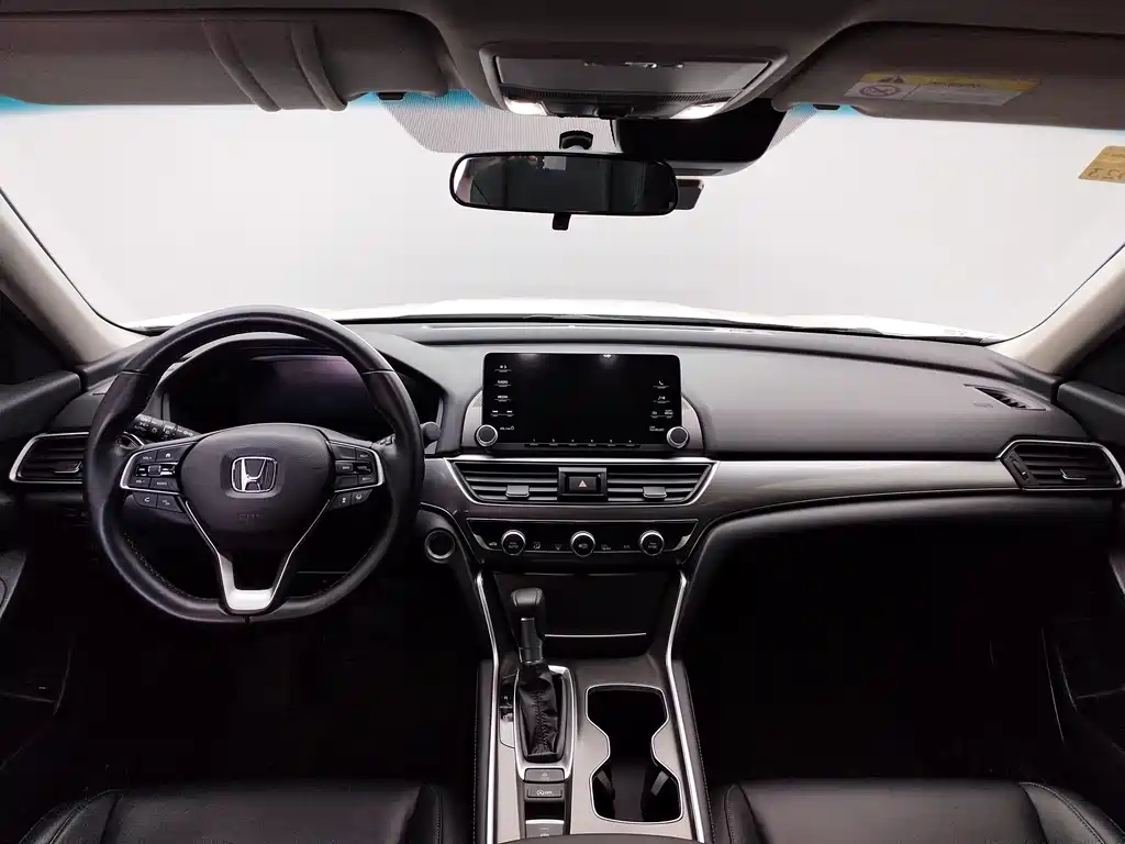 Honda Accord — фото 10