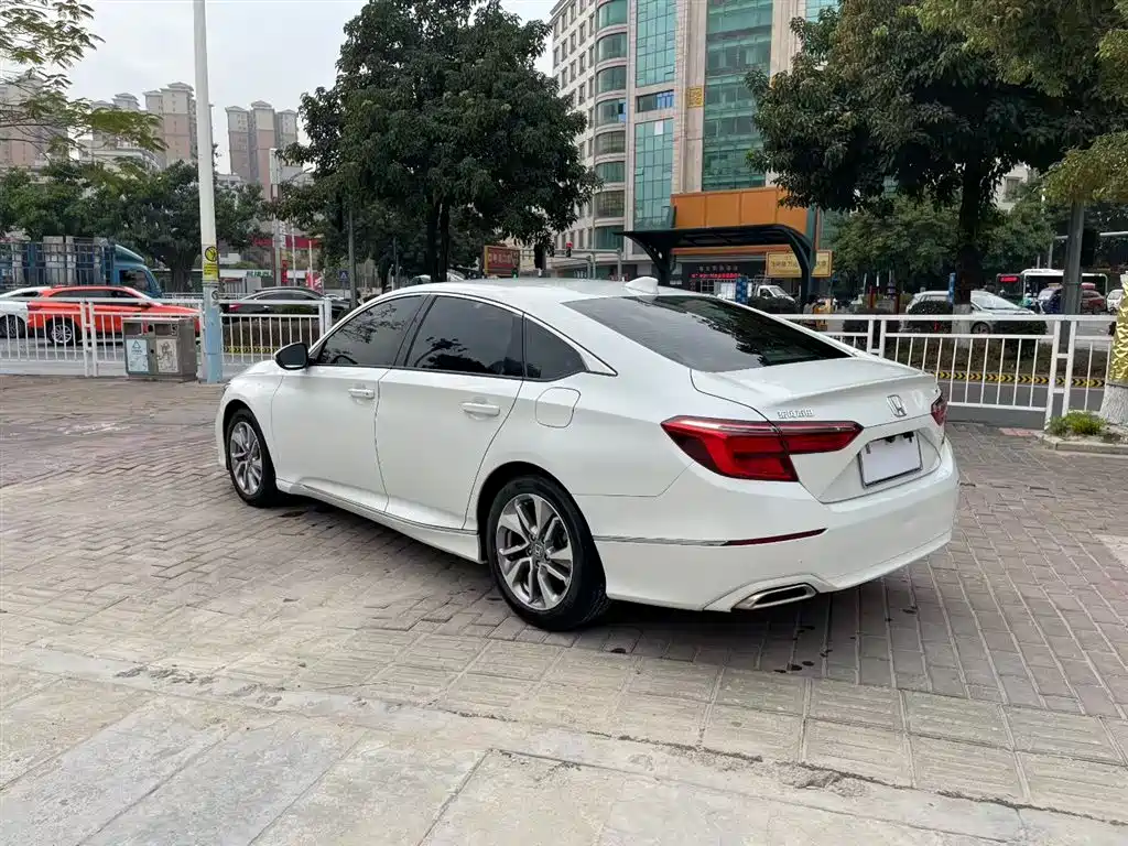 Honda Inspire — фото 11