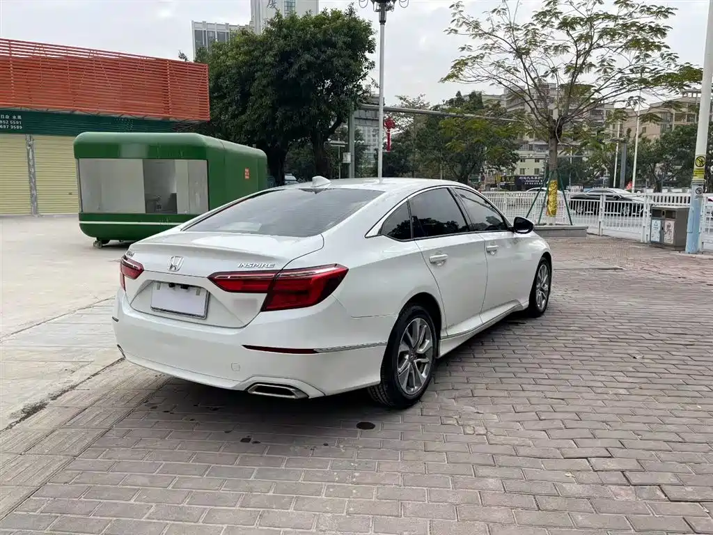 Honda Inspire — фото 13