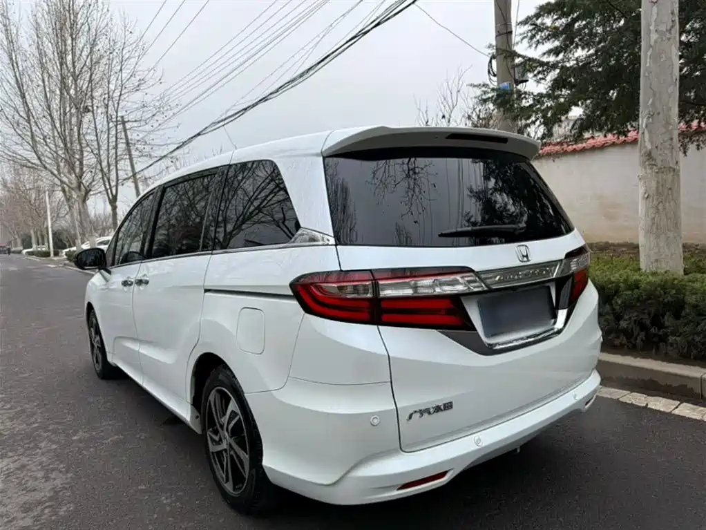 Honda Odyssey — фото 23