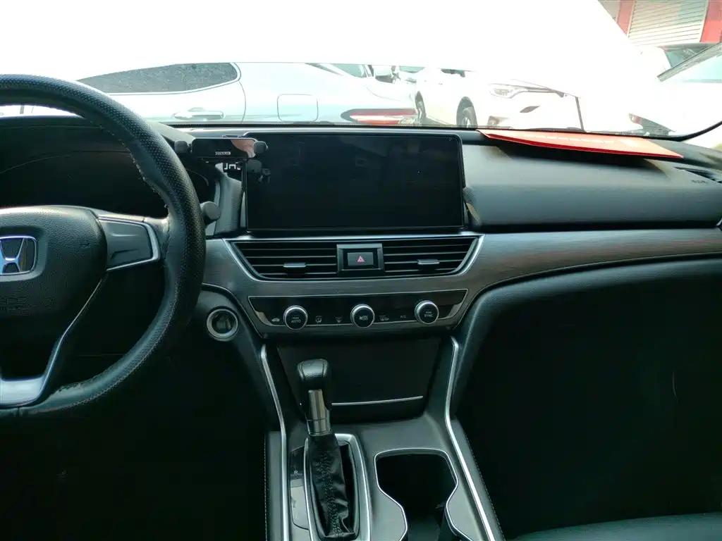 Honda Accord — фото 13