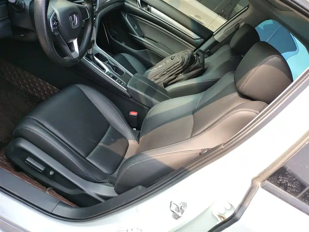 Honda Accord — фото 15