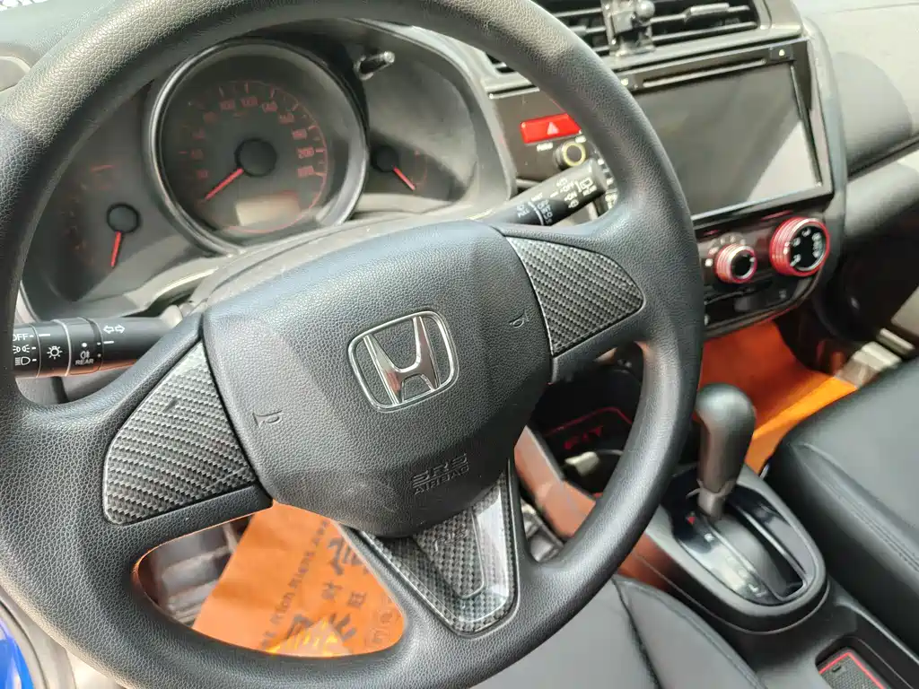 Honda Fit — фото 11