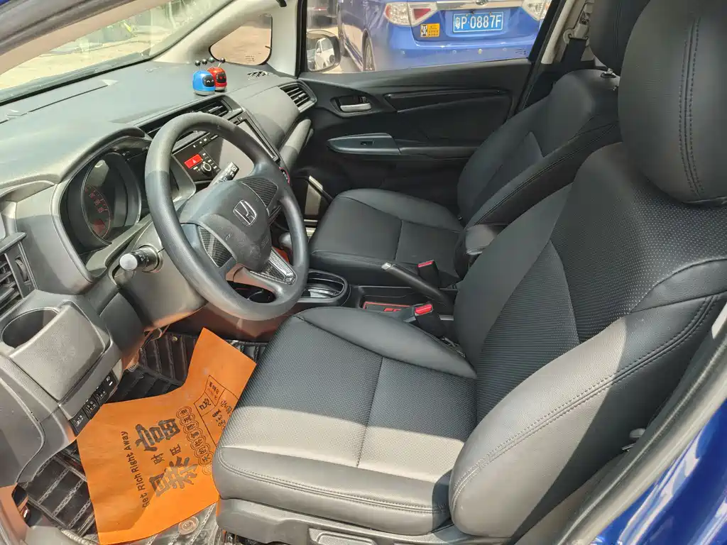 Honda Fit — фото 14