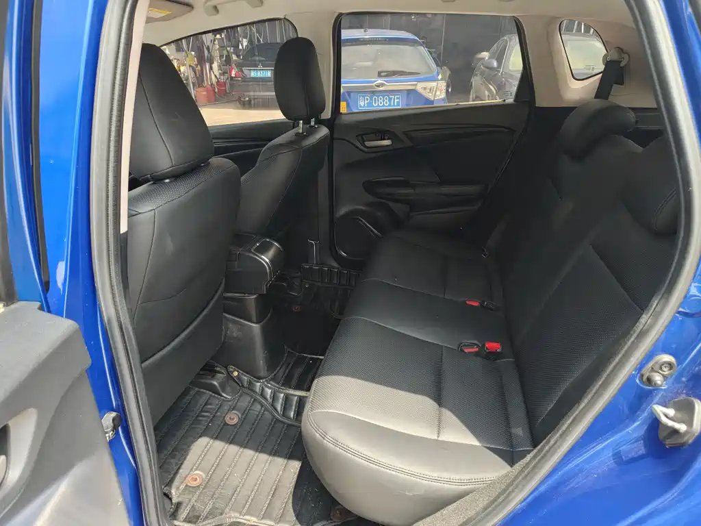 Honda Fit — фото 15