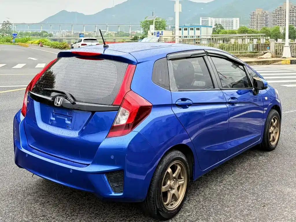 Honda Fit — фото 5