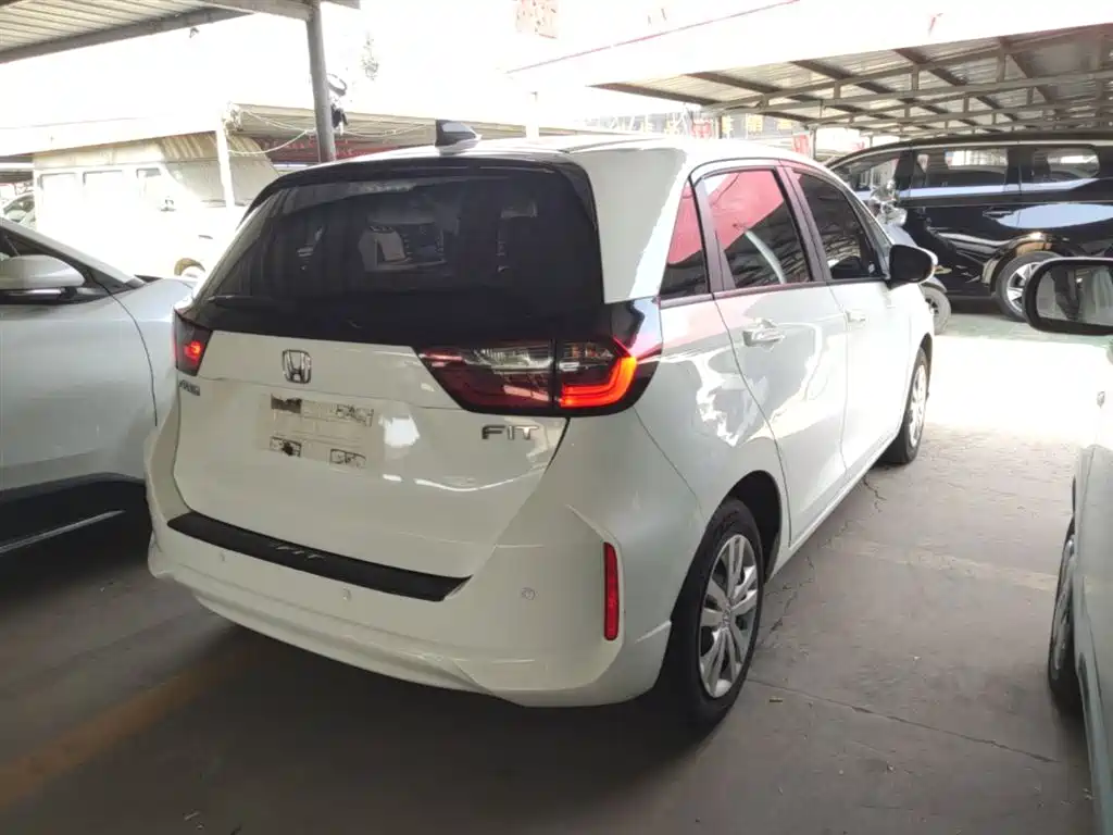 Honda Fit — фото 7